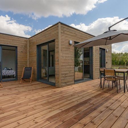 Villa Neuve Avec 3 Chambres Et Terrasse A 100 M De La Plage De Betahon アンボン エクステリア 写真